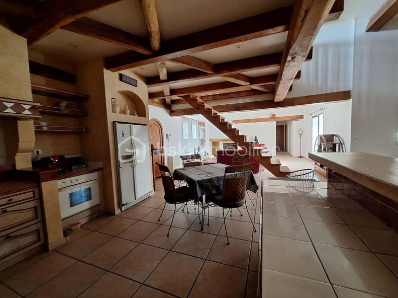 Villa - 180 m² - 6 pièces