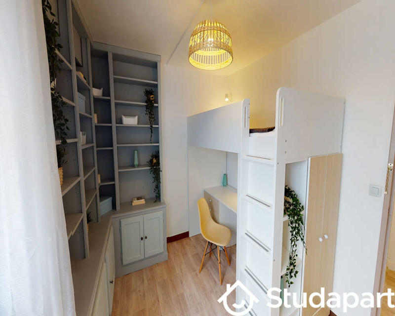 Chambre - 80 m² - 1 pièce