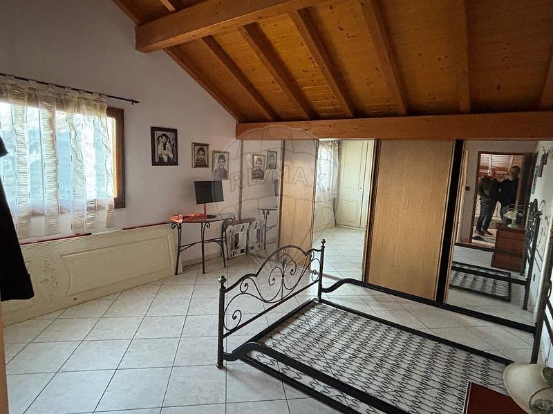 Maison - 197 m² - 6 pièces