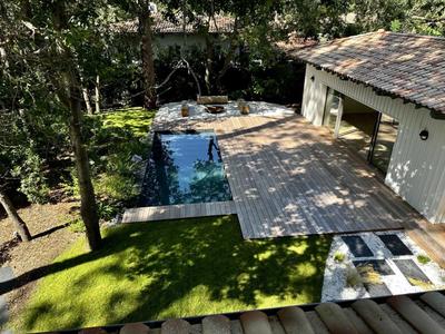 Villa - 350 m² - 8 pièces