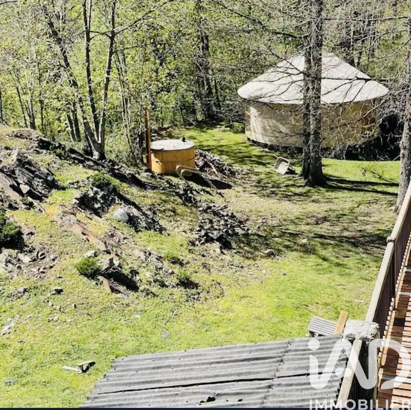 Maison - 440 m² - 9 pièces