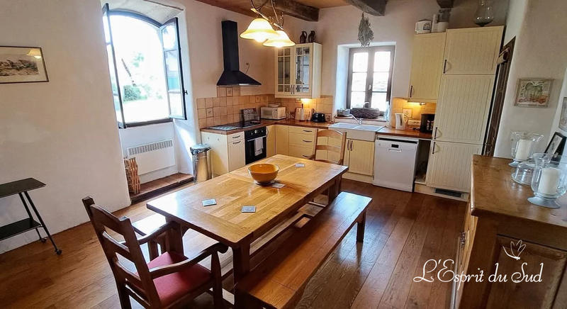 Mas - 418 m² - 19 pièces