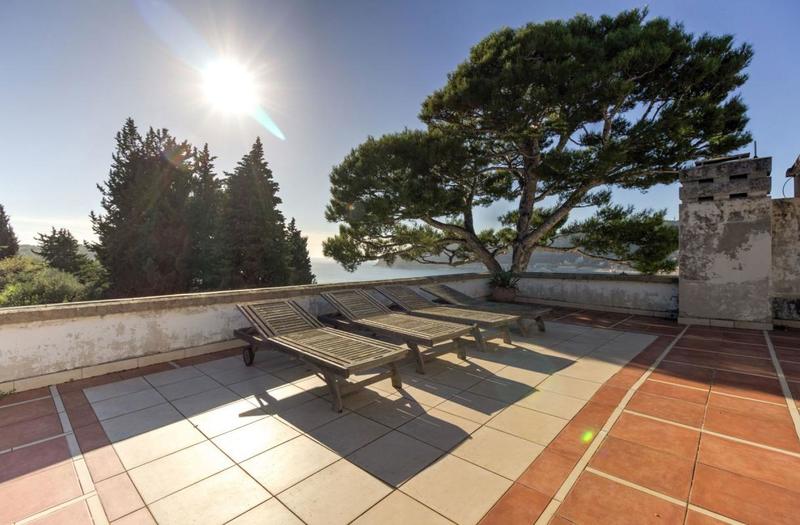 Villa - 594 m² - 11 pièces