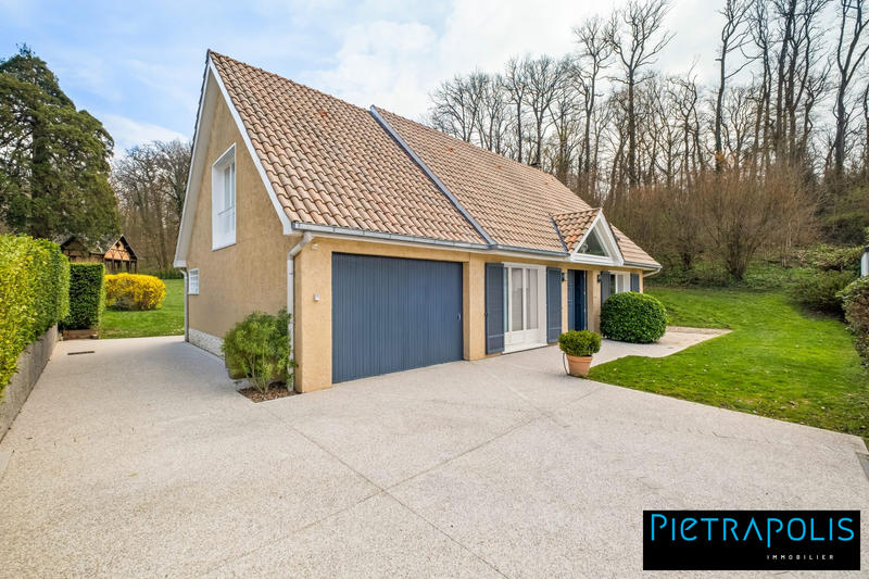 Maison - 224 m² - 7 pièces