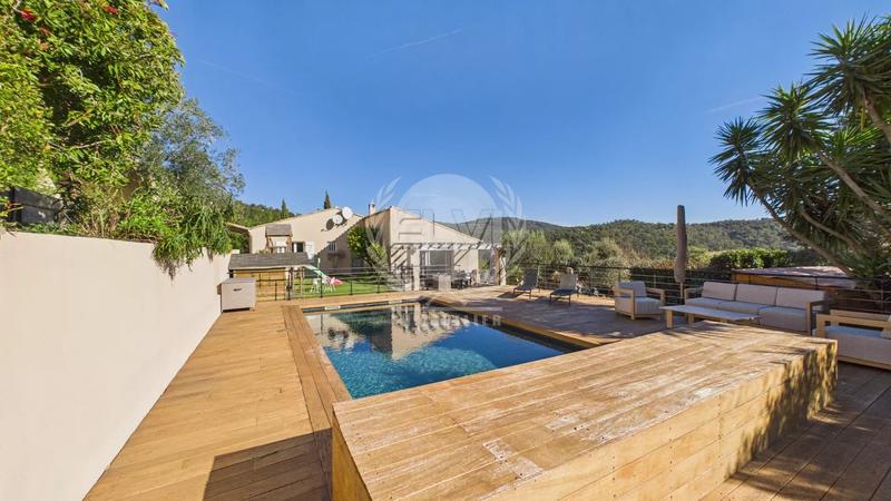 Maison - 91 m² - 4 pièces