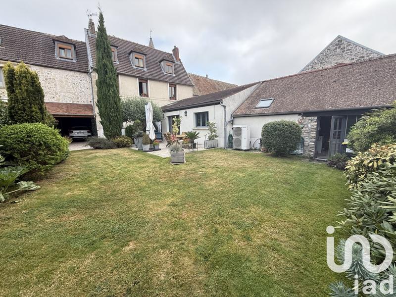 Maison - 211 m² - 6 pièces