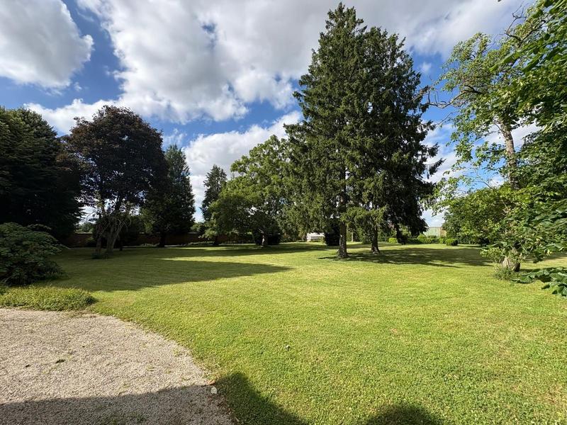 Maison - 266 m² - 8 pièces