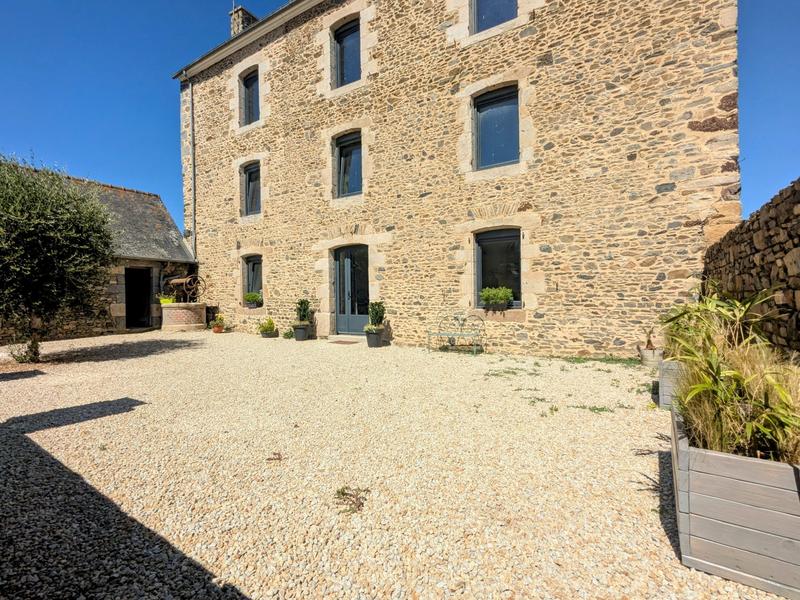 Appartement - 140 m² - 5 pièces