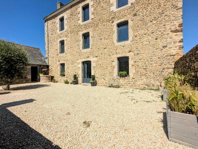 Appartement - 140 m² - 5 pièces