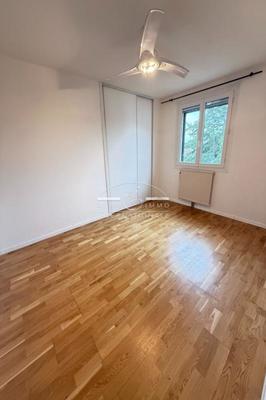 Appartement - 80 m² - 3 pièces