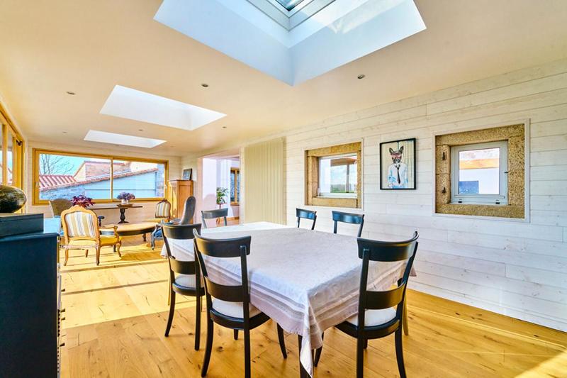 Maison - 189 m² - 6 pièces