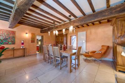 Maison - 220 m² - 7 pièces