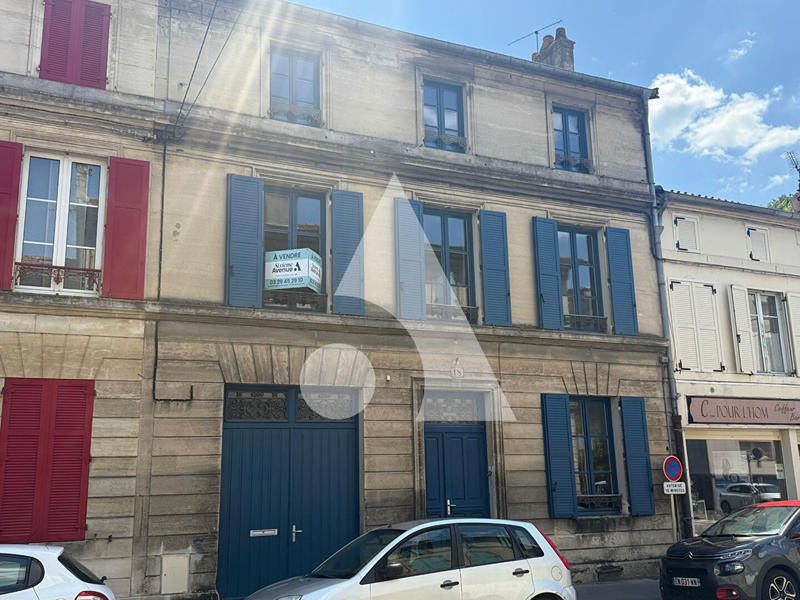 Maison - 215 m² - 6 pièces