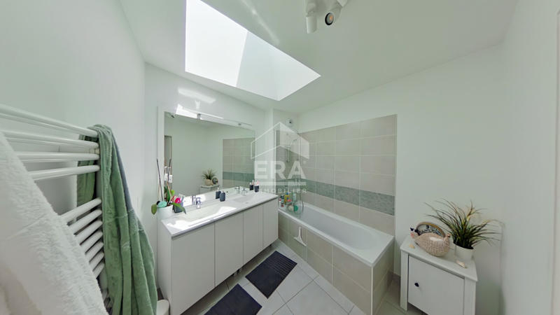 Appartement - 98 m² - 4 pièces