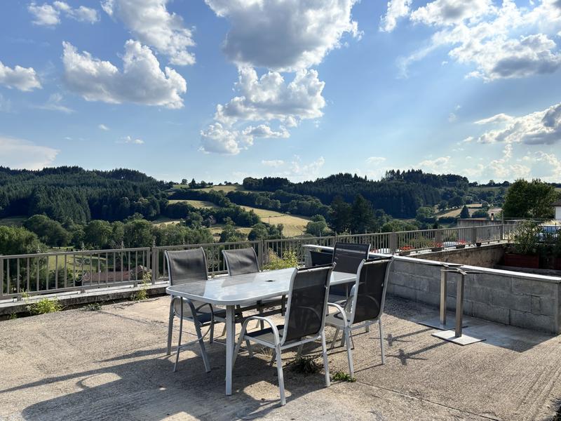 Maison - 220 m² - 8 pièces