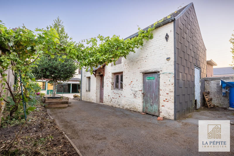 Maison - 240 m² - 8 pièces