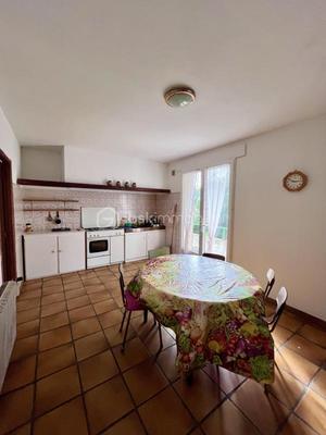 Maison traditionnelle - 92 m² - 5 pièces