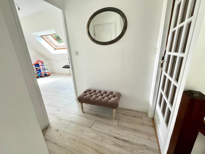 Maison - 230 m² - 7 pièces