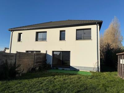 Maison - 80 m² - 4 pièces