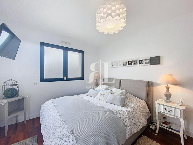 Maison - 180 m² - 5 pièces