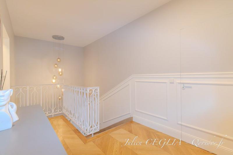 Maison - 291 m² - 11 pièces