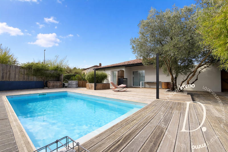 Maison - 203 m² - 5 pièces