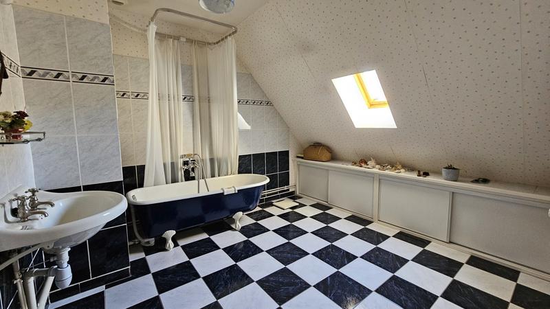 Maison - 195 m² - 8 pièces