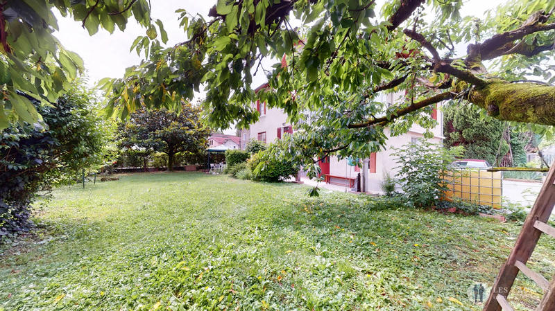 Maison - 299 m² - 8 pièces