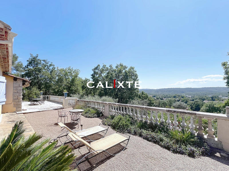 Villa - 270 m² - 8 pièces