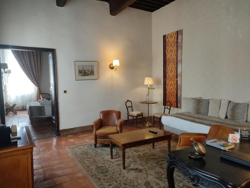 Maison - 746 m² - 15 pièces