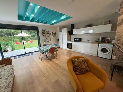 Maison - 270 m² - 12 pièces