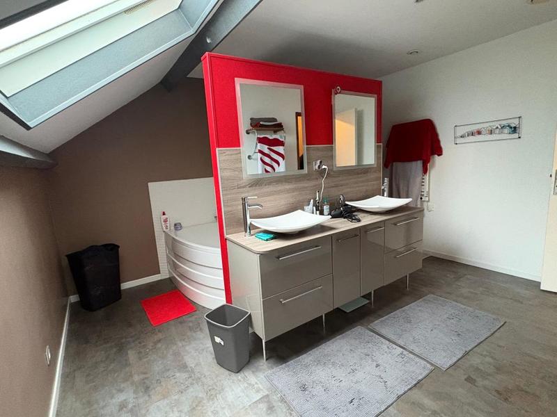 Maison - 170 m² - 5 pièces