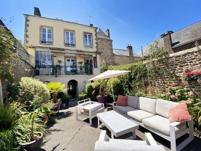 Maison bourgeoise - 214 m² - 12 pièces