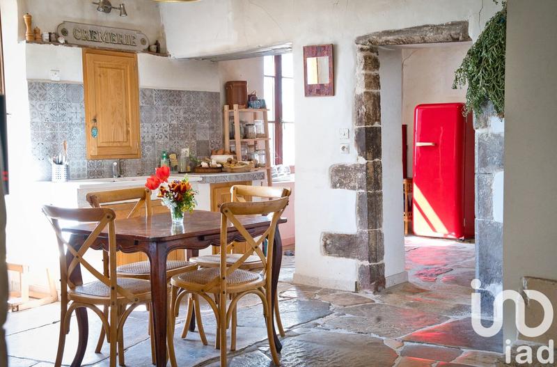 Maison - 243 m² - 9 pièces