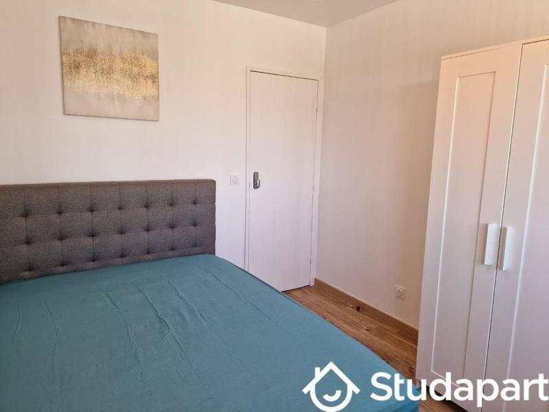 Chambre - 14 m² - 1 pièce