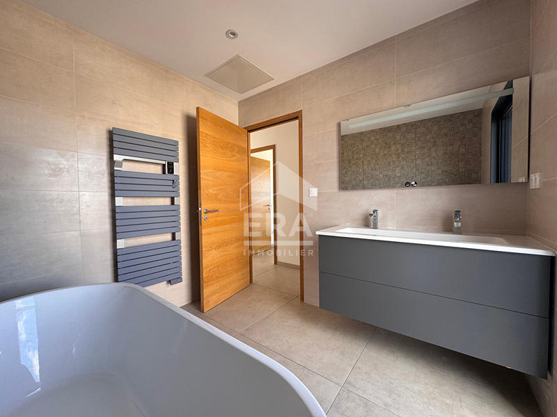 Maison - 150 m² - 5 pièces