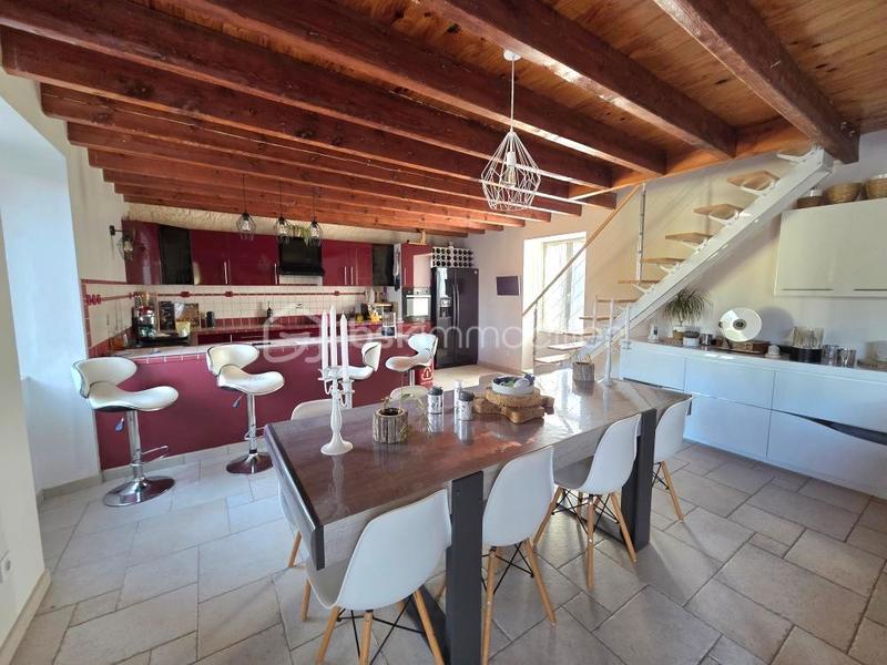 Maison en pierre - 188 m² - 7 pièces