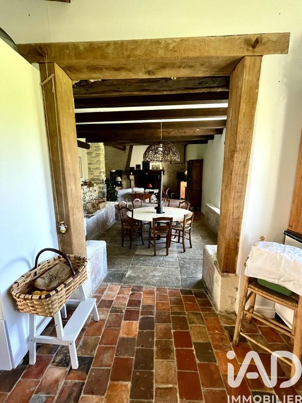 Maison - 300 m² - 9 pièces