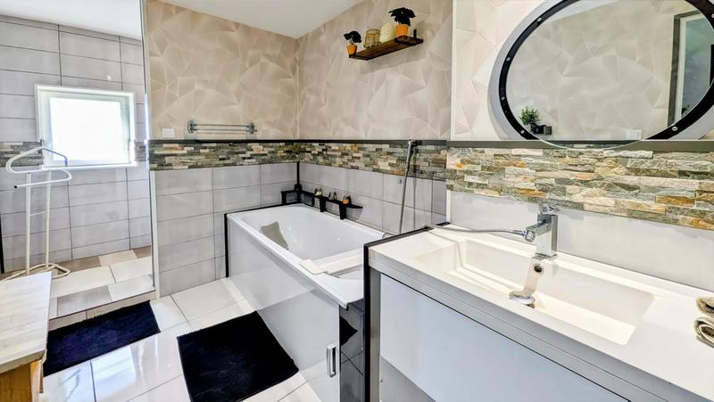 Propriété - 413 m² - 8 pièces