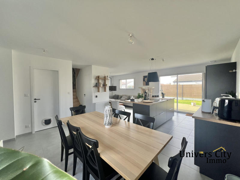 Maison contemporaine - 91 m² - 5 pièces