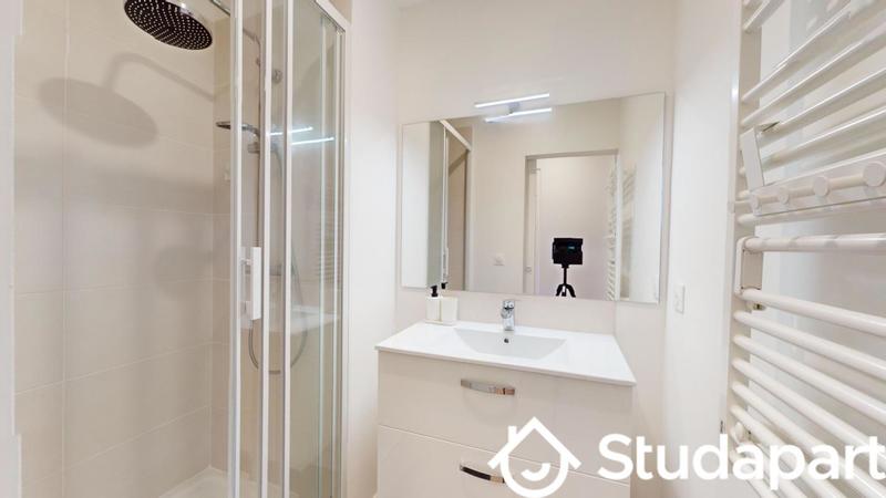 Chambre - 9 m² - 1 pièce