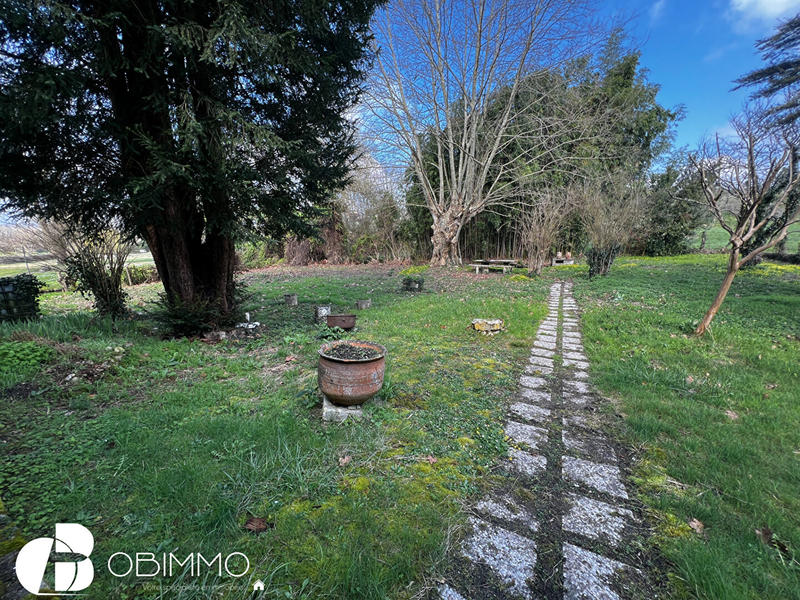 Maison - 284 m² - 10 pièces