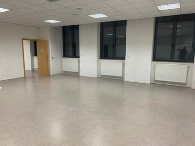 Bureau - 635 m²