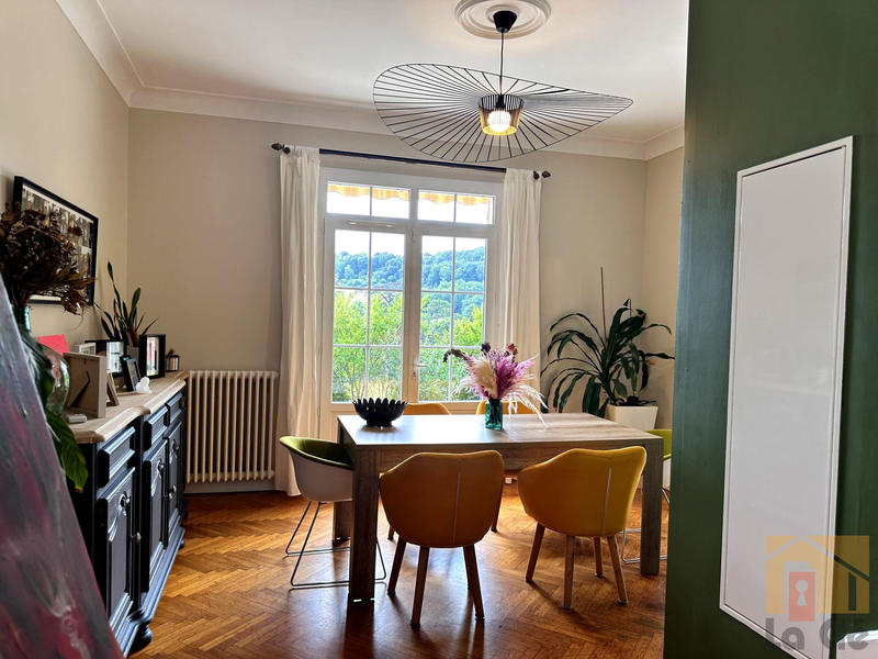 Maison - 200 m² - 6 pièces