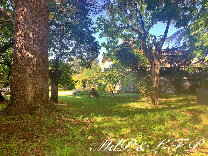 Maison - 241 m² - 7 pièces