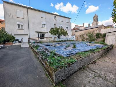 Maison - 295 m² - 17 pièces
