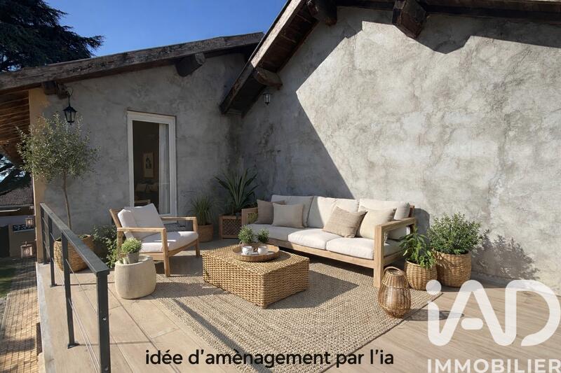 Maison - 215 m² - 6 pièces