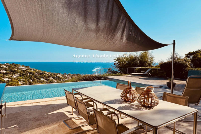 Maison - 240 m² - 6 pièces