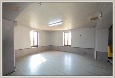 Maison - 300 m² - 1 pièce