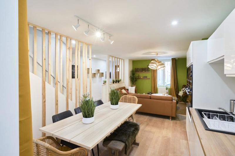 Maison - 148 m² - 8 pièces